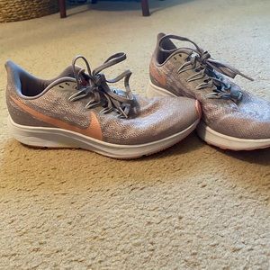 Nike Zoom Pegasus sneakers